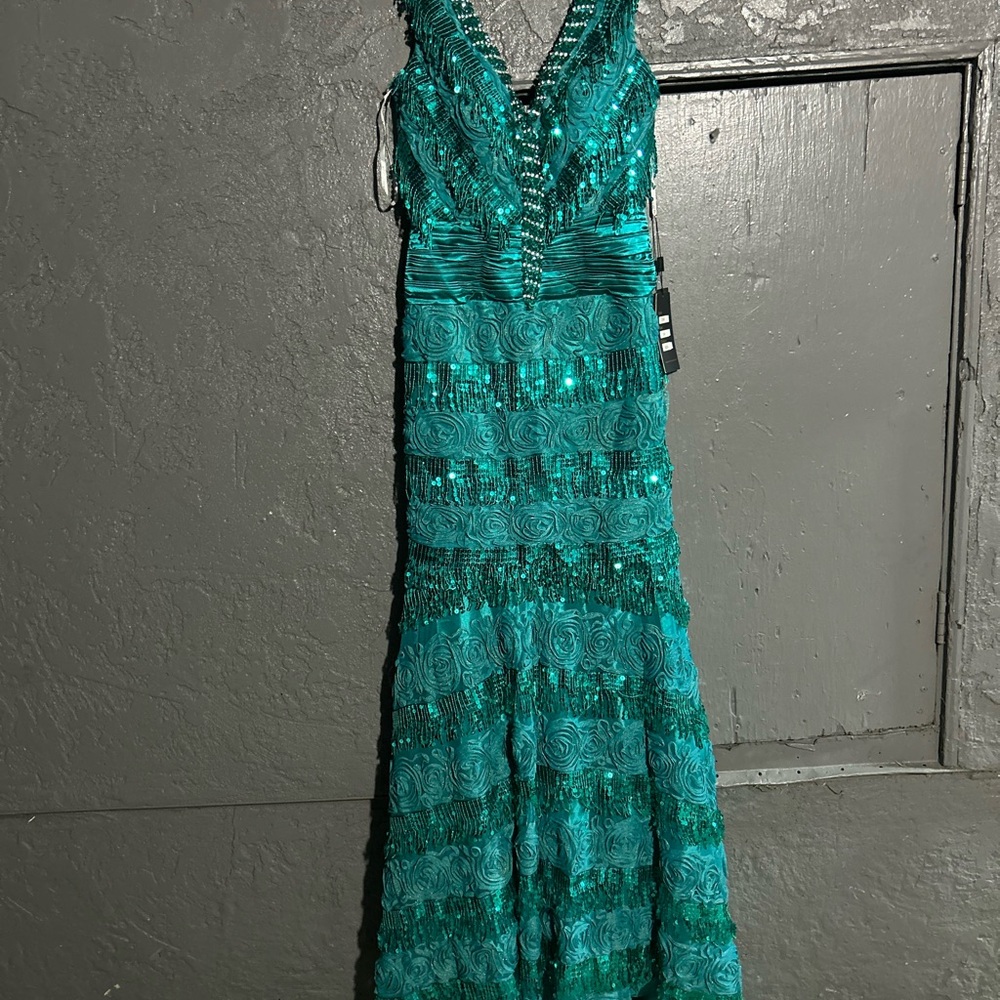 Elegant Teal Evening Gown